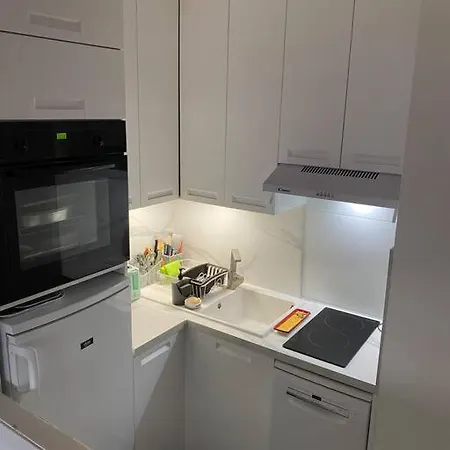 Appartement 2 Flat With Sea View, Private Parking, Swimming Pool, And Ac