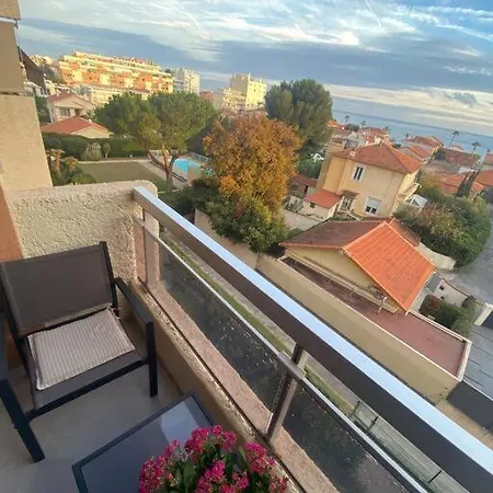 Appartement 2 Flat With Sea View, Private Parking, Swimming Pool, And Ac