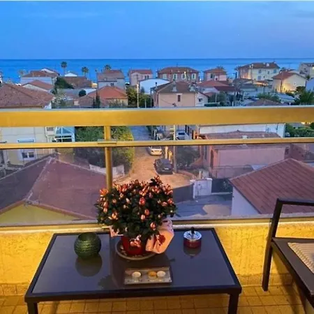 Apartman Sea View - Private Parking, Swimming Pool, Air Conditioning *