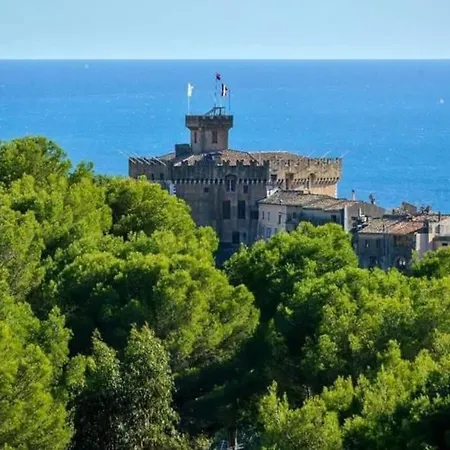 Appartement 2 Flat With Sea View, Private Parking, Swimming Pool, And Ac