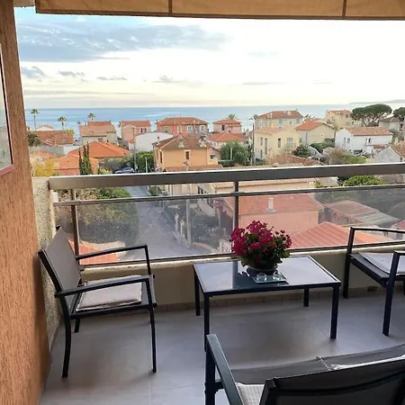 Sea View - Private Parking, Swimming Pool, Air Conditioning *