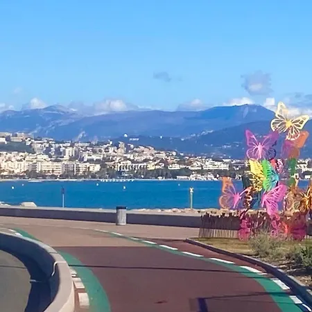 Sea View - Private Parking, Swimming Pool, Air Conditioning アパート