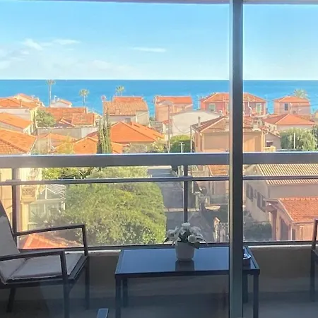 Sea View - Private Parking, Swimming Pool, Air Conditioning